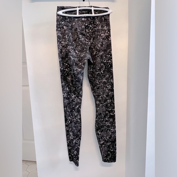 Lululemon Align High Rise 25” - Picture 6 of 6